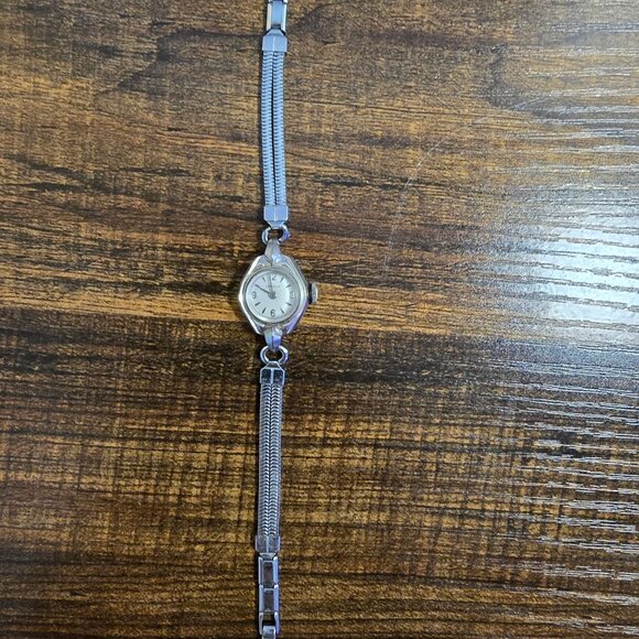 Lot Of 6 Women\'s Vintage Watches Including Miykon & Seiko NOT WORKING READ main image 8